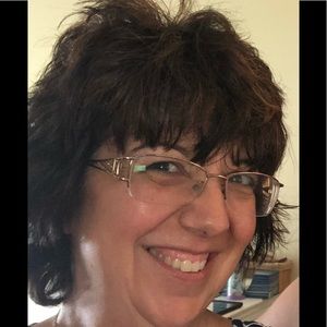 Meet your Posher, Laurie